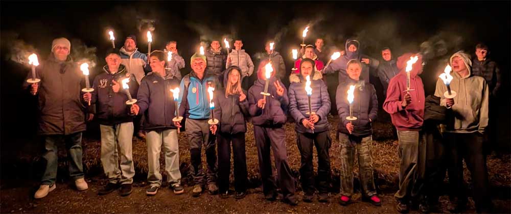 EBG-Winter-Schnee-und-Sonnenschein-WPU-8-Mensch-in-Bewegung-Fackelnacht