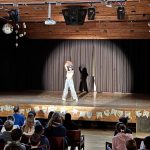 EBG Wedel ein bunte Gemeinschaft - offene Bühne - Gesang auf der Bühne